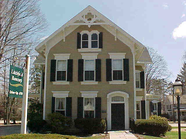 Building photograph for 326 MAIN STREET